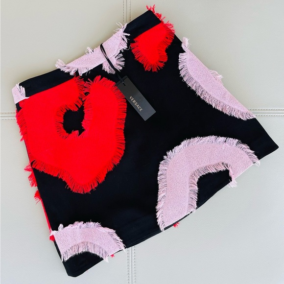 NWT! VERSACE COUTURE Black Mini Skirt w/ Red + Pink Art Deco Design Size 40 - Picture 15 of 15
